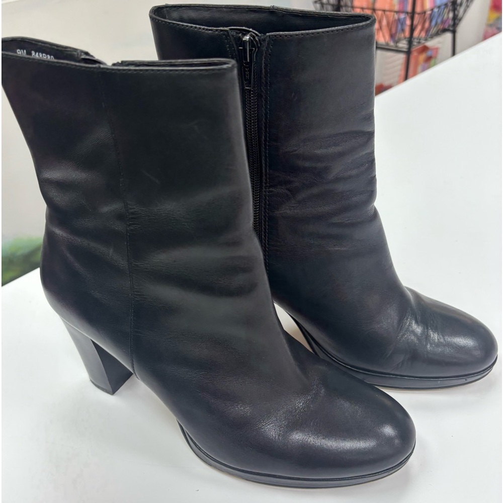 Naturlizer Tall Heeled Black Booties Size 9